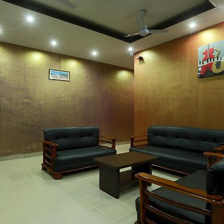 Hotel Parashuram Guwahati Bagian luar foto
