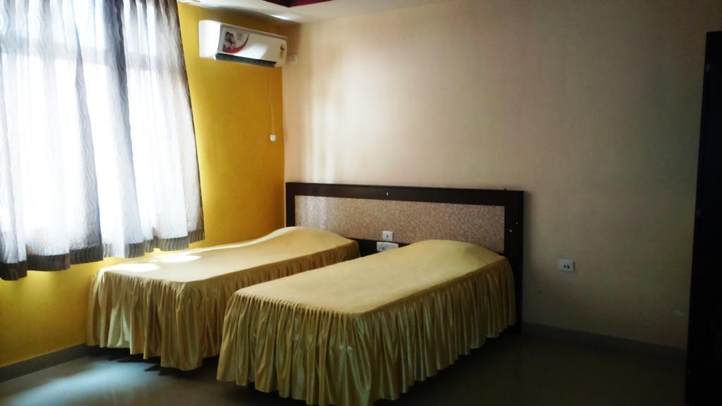 Hotel Parashuram Guwahati Bagian luar foto