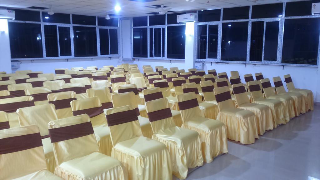 Hotel Parashuram Guwahati Bagian luar foto