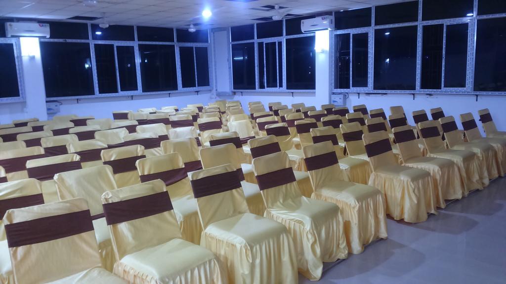 Hotel Parashuram Guwahati Bagian luar foto
