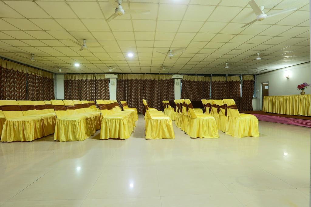 Hotel Parashuram Guwahati Bagian luar foto