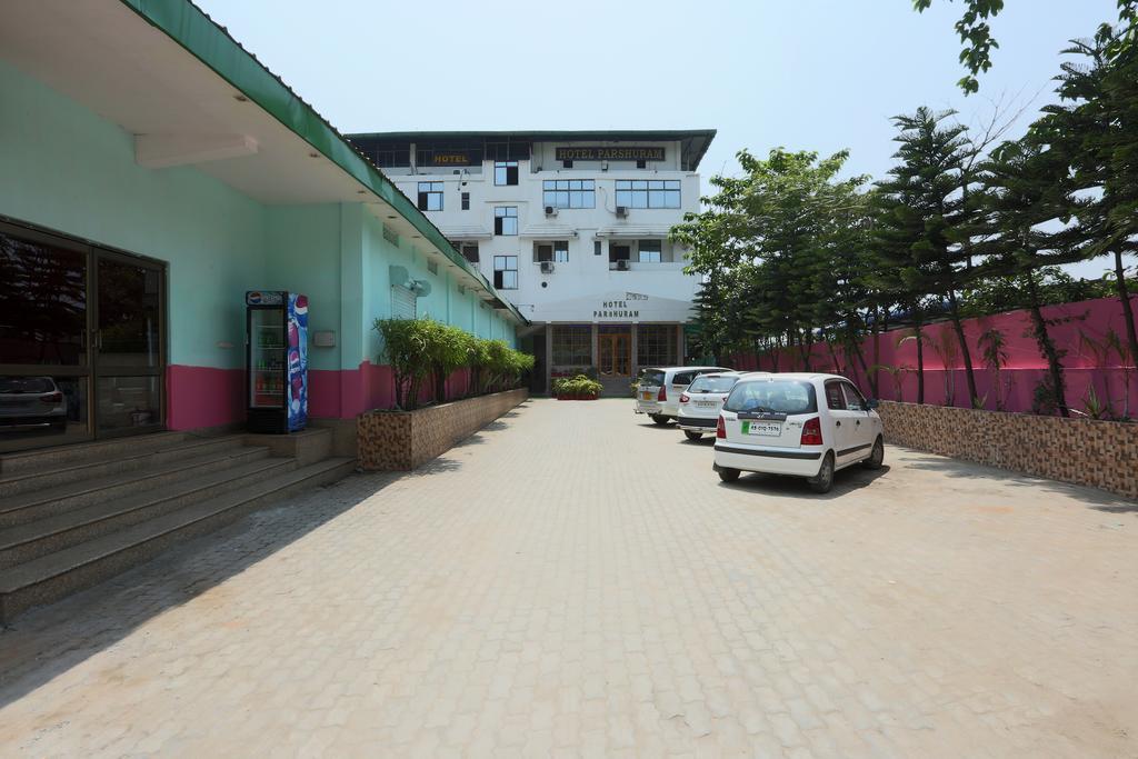 Hotel Parashuram Guwahati Bagian luar foto
