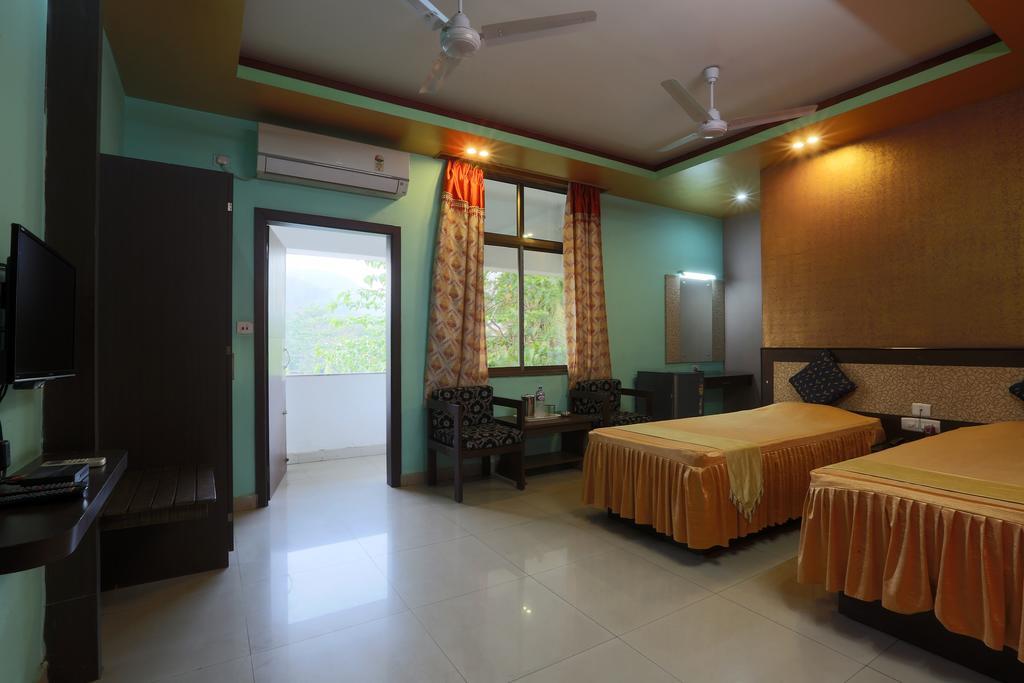 Hotel Parashuram Guwahati Bagian luar foto